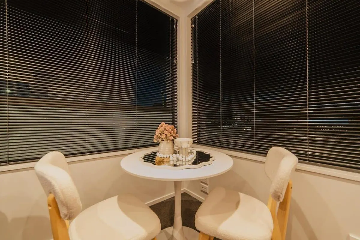 Holiday home Cashel Grandeur - Luxurious 4-Bedroom Home Christchurch