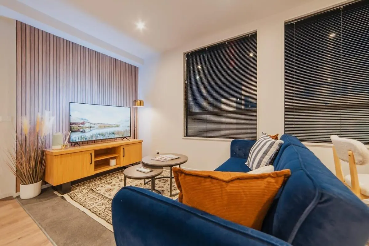 Cashel Grandeur - Luxurious 4-Bedroom Home contacts