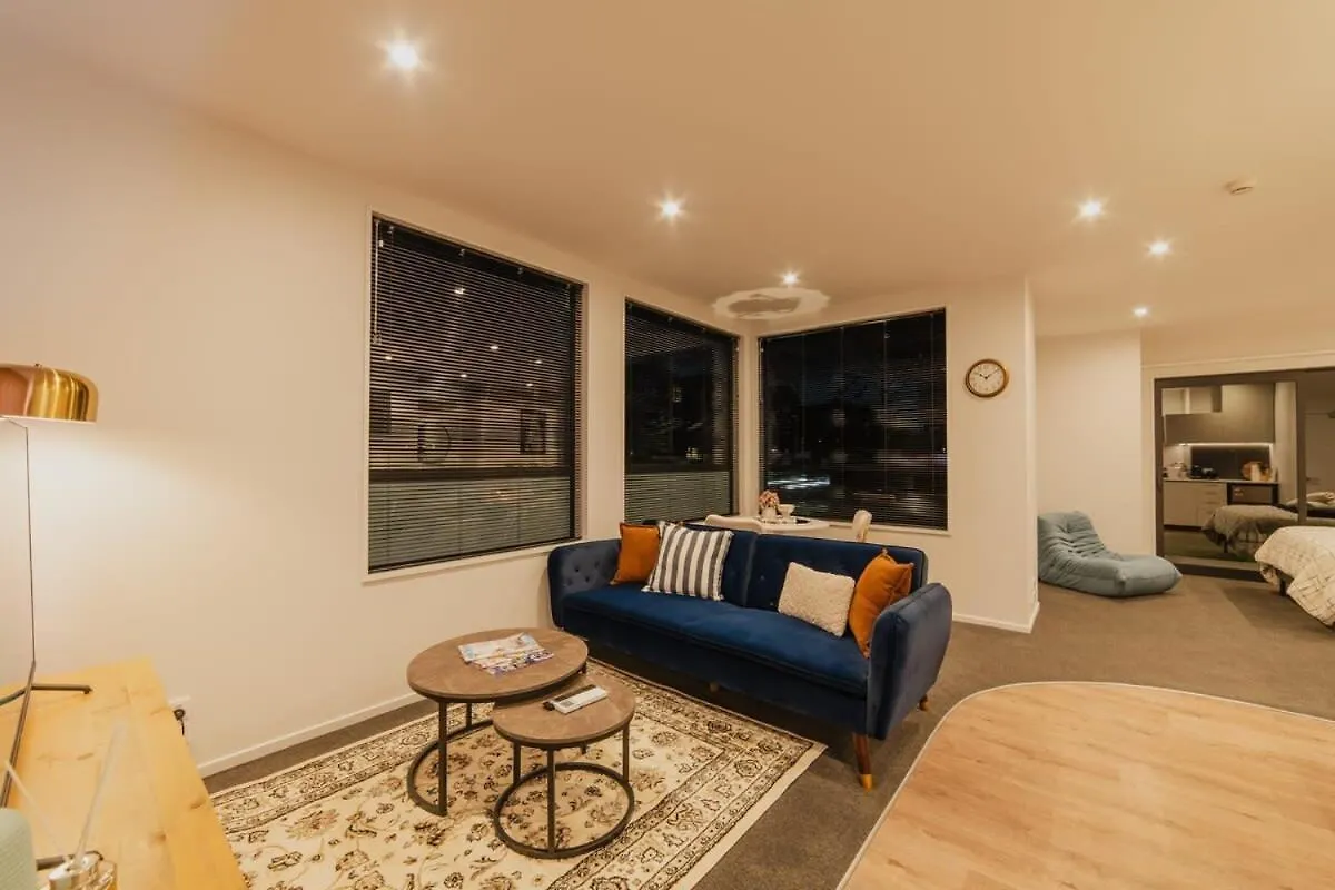 Cashel Grandeur - Luxurious 4-Bedroom Home Christchurch New Zealand